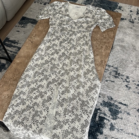 NWT Madewell Puff-Sleeve V-Neck Maxi Dress in Floral Size 6 - Picture 8 of 11